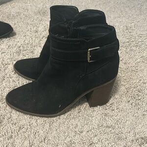 Black universal threads booties size 8
